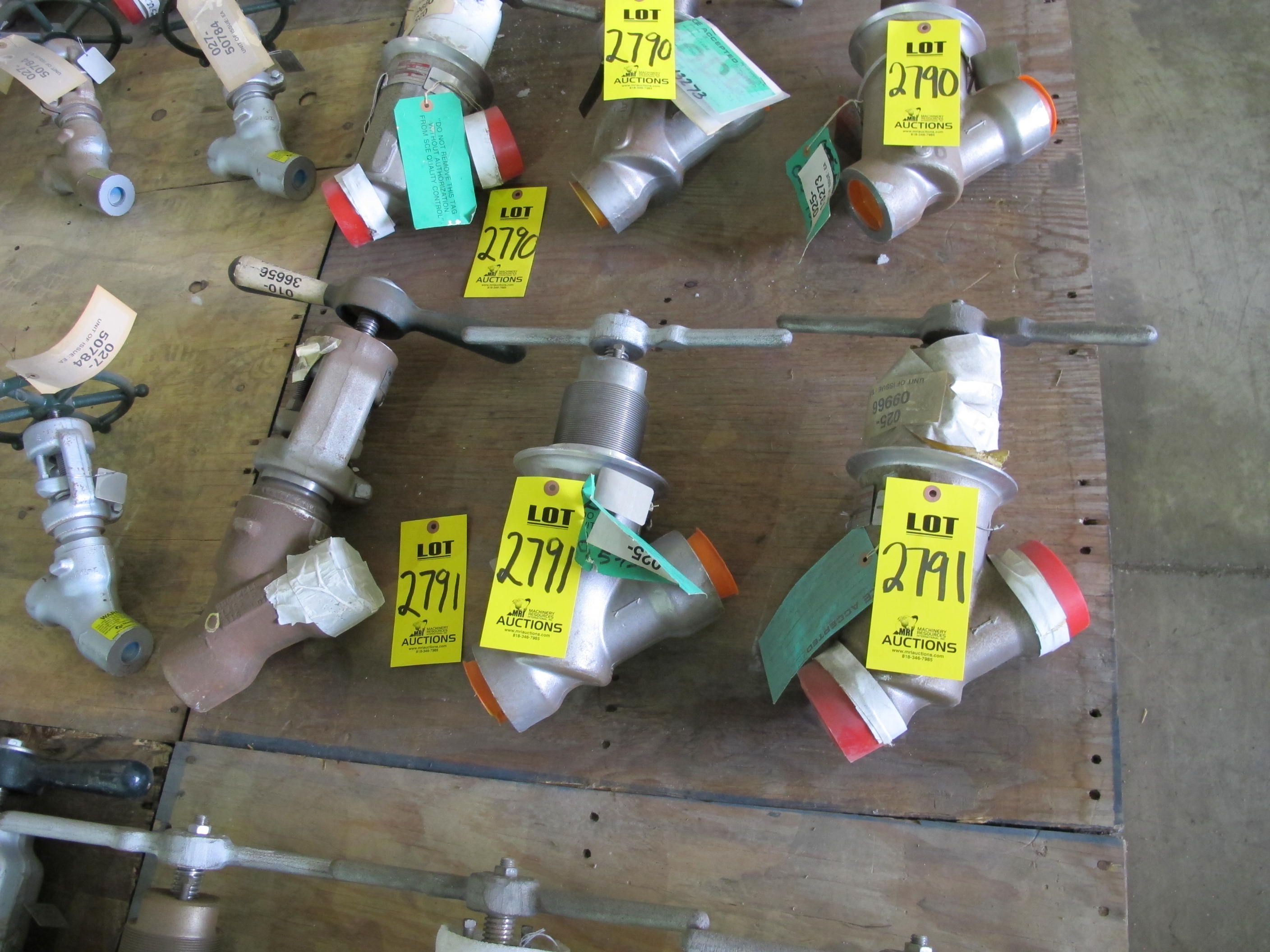 LOT (3) TO INCLUDE: (1) VALVE, GLOBE TYPE, 2" SIZE, 600 LB, 1030 LB/650 DEGREE F RATING, 316 SS MATERIAL, BUTT WELD CONNECTIONS, SA182 SPECIFICATION, SCREWED YOKE STYLE, HARD FACED SEAT AND DISC, INCONEL DIAPHRAGM TRIM, PACKING SOFTGOODS, T-HANDLE OPERATOR. PAINT CODE N, PART # SC-D-9909X01-BW4-(2), (1) VALVE, GLOBE TYPE, 2" SIZE, 600 LB, 1030 LB/650 DEGREE F RATING, 316 SS MATERIAL, SOCKET WELD CONNECTIONS, SA182 SPECIFICATION, HARD FACED SEAT AND DISC, INCONEL DIAPHRAGM TRIM. PAINT CODE N, PART # SC-D-9909X01-(3), (1) VALVE, GLOBE TYPE, 2" SIZE, 1690 LB, 1085 @ 1250 DEG F RATING, CHROMOLOY MATERIAL, SOCKET WELD CONNECTIONS, GRADE F22 SPECIFICATION, WELD BONNET STYLE, HARD FACED SEAT, CHROMOLOY DISC AND STEM TRIM, T-HANDLE OPERATOR. PART # 36124F316-2" (W-51) LOADING & HANDLING FEE $15-